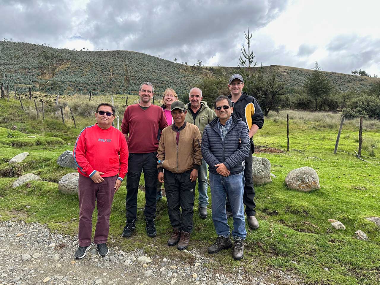 The IBERS team with Prof Carlos Gomez (in the red sweatshirt) and Prof Javier Ñaupari (blue jacket) from UNALM, plus Robert from the Huascarán National Park