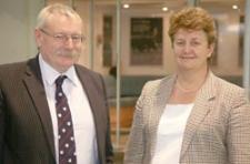 Yr Athro Wayne Powell, Cyfarwyddwr IBERS, a Heather Jenkins, Cyfarwyddwr Strategaeth Amaeth Waitrose