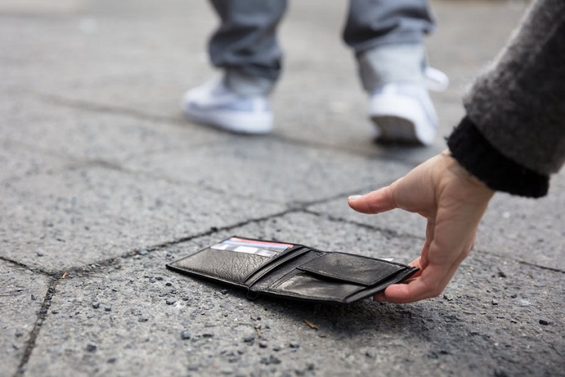 Majority Of People Return Lost Wallets – Heres The Psychology And